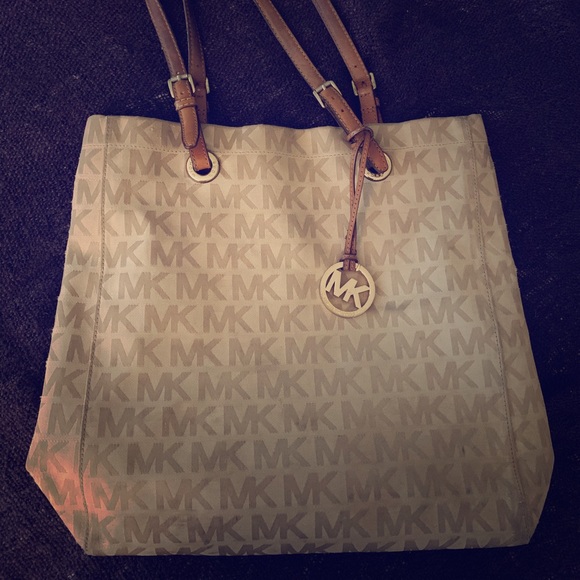 Michael Kors Signature Jacquard North South Tote - Picture 1 of 7